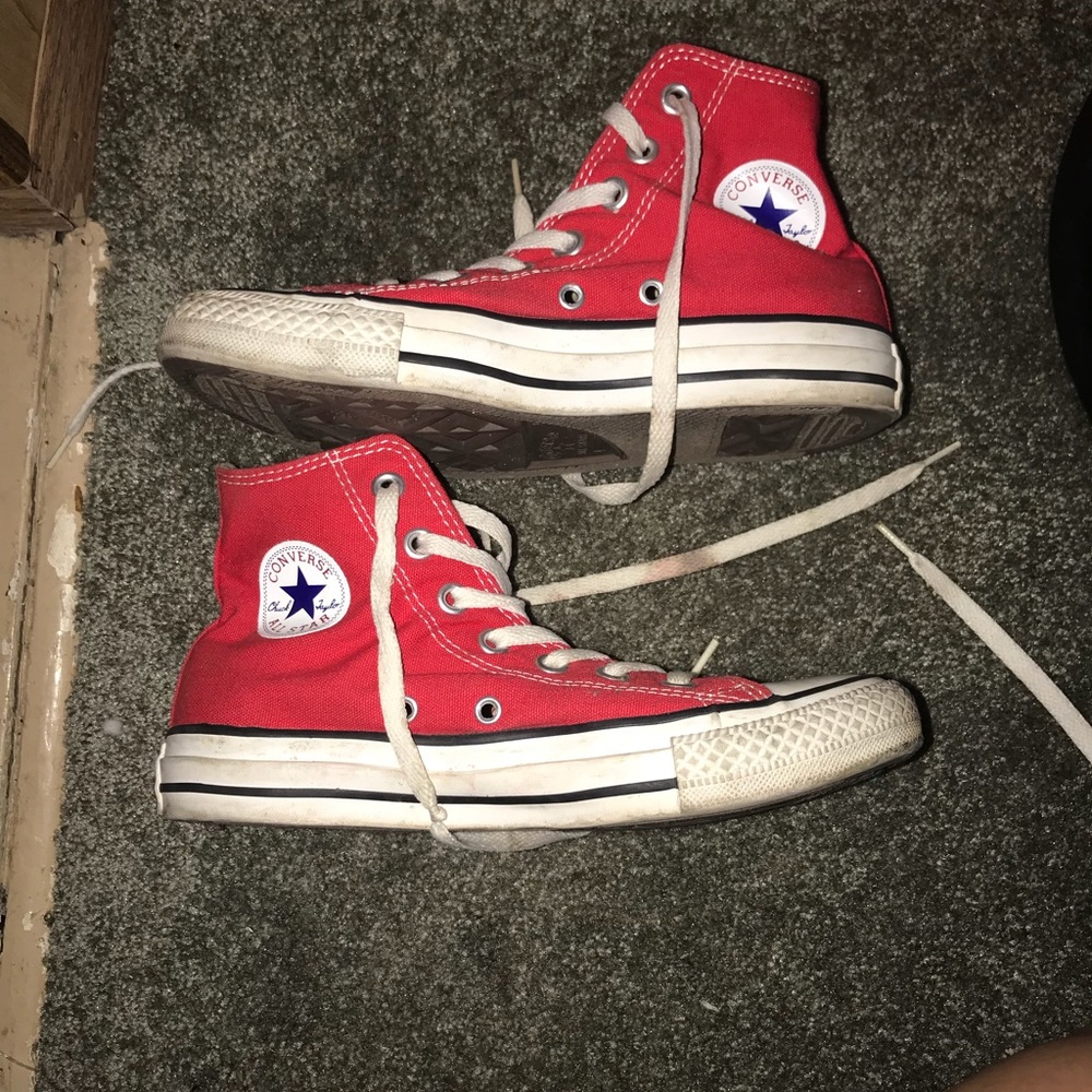 SIZE 6 converse